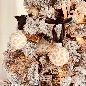 Black & Tan Cheetah Ornament